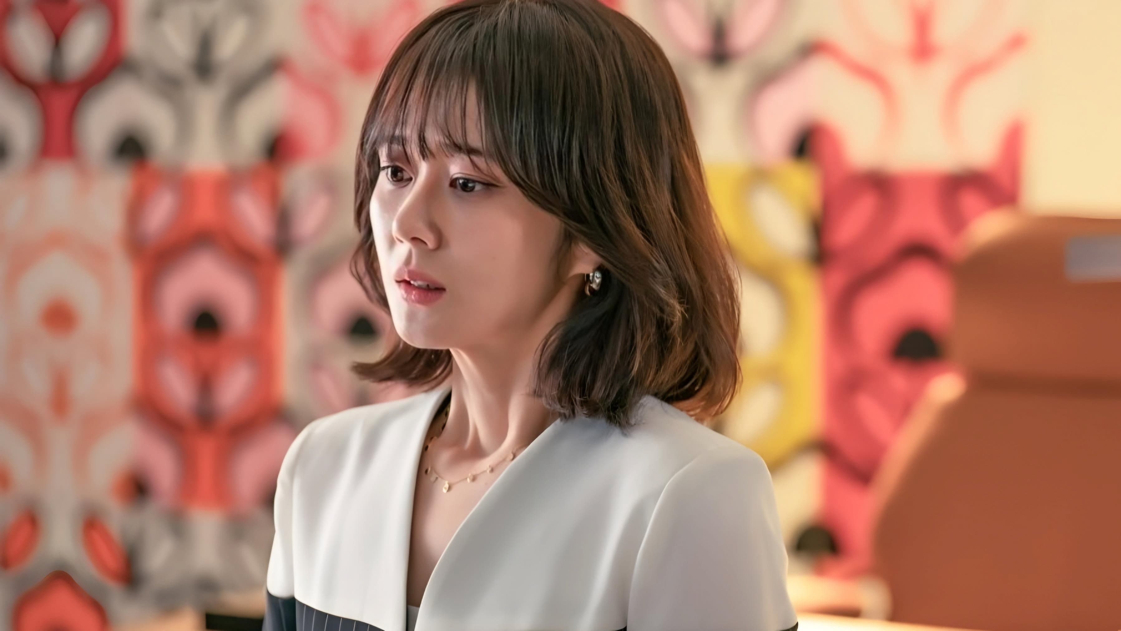 undefined 스틸 이미지