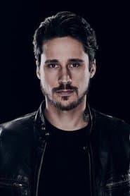 Peter Gadiot 이미지