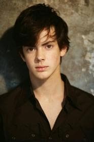 Skandar Keynes 이미지