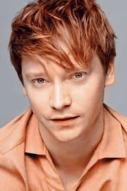 Calum Worthy 이미지