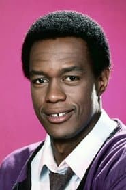 Kevin Peter Hall 이미지